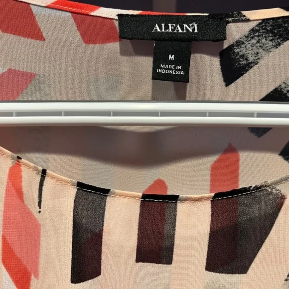 Alfani Size Medium Peach, Black, and White Top with Angel Sleeves - Picture 2 of 4